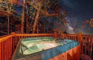 Tina de hidromasaje al aire libre