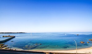 Beach nearby - -PAOLO- BEAU T2, VUE MER ET PARKING (Concarneau)