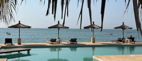 2 piscine all'aperto