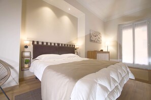 3 slaapkamers, een bureau, een strijkplank/strijkijzer, wifi