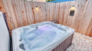Baignoire à remous extérieure