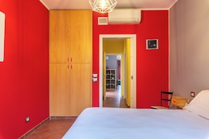 Apartment | 2 bedrooms, iron/ironing board, cribs/infant beds, free WiFi - Casa dei Giovenchi con Terrazza (Palermo)