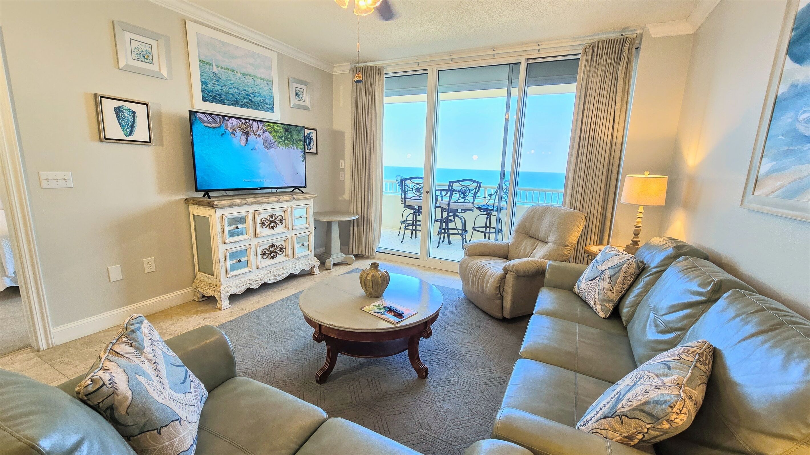 Smart TV, futbolito y tenis de mesa 