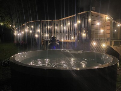 Cozy Bayfield Retreat • Pool & Hot Tub • 15min to Grand Bend • Lake Huron Nearby