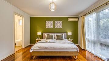 6 bedrooms, iron/ironing board, travel cot, free WiFi