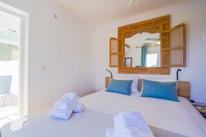 6 slaapkamers, een strijkplank/strijkijzer, gratis wifi, beddengoed