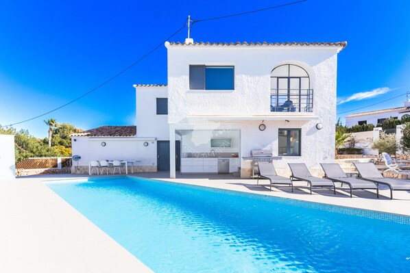 プール