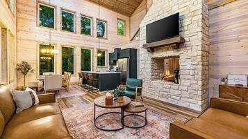 Smart-TV, Kamin, Videospiele, DVD-Player