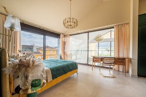 3 makuuhuonetta, silitysrauta/-lauta, ilmainen Wi-Fi, vuodevaatteet