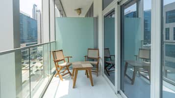 Design Studio, 1 King Bed, Balcony, City View | Balcony
