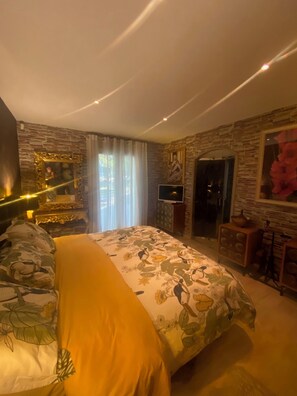3 chambres, fer et planche à repasser, Wi-Fi gratuit, draps fournis