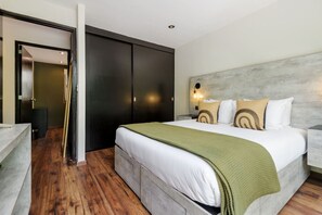 3 bedrooms, iron/ironing board, travel crib, free WiFi