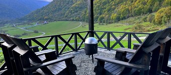 Runaway House - Qalaciq