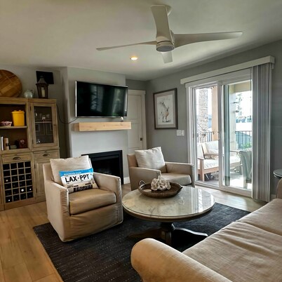 Beautiful Coastal Retreat Steps from the Shore