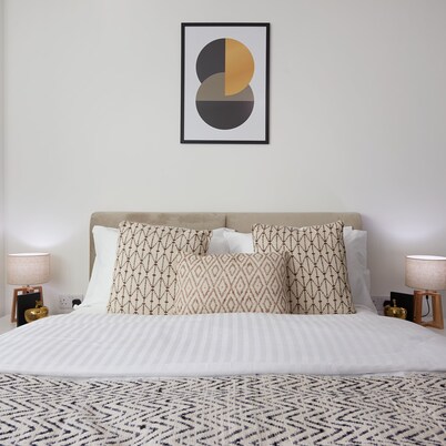 1BR Flat With a Double Bed - New Eton House Slough