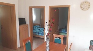2 bedrooms, WiFi, bed sheets