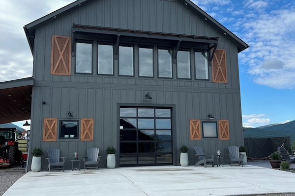 Upstairs apartment over barn.