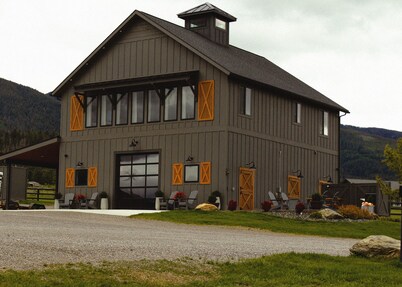 2bed 2bath Barndominium in Arlee just north of Missoula on Horse Sanctuary.