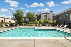 季節性室外游泳池