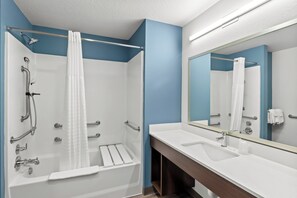 Suite, 1 Queen Bed, Accessible, Non Smoking (Transfer Shower) | Bathroom - WoodSpring Suites Beaverton - Portland West (Beaverton)