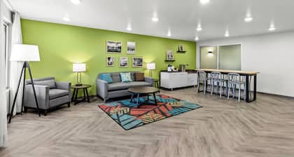 WoodSpring Suites Beaverton - Portland West