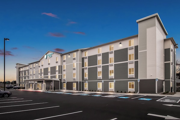 Front of property - WoodSpring Suites Beaverton - Portland West (Beaverton)