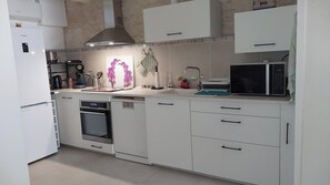 Fridge, microwave, oven, stovetop