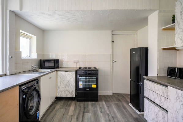 Casa | Cozinha privada | Geladeira, micro-ondas, fogão, cooktop