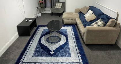 Seaside - House - Sleeps 10 - Parking - Garden