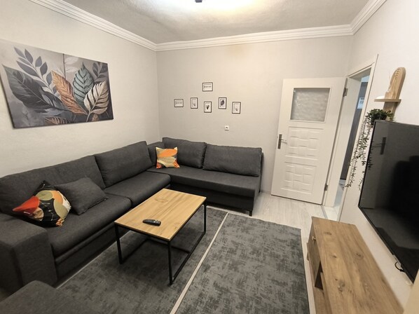 Deluxe Apartment, 1 Bedroom, Smoking, Balcony | 1 bedroom, individually decorated, individually furnished, desk - Masha Suite  (Karaman)