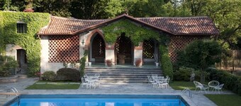 Apartment in historic villa with garden and pool near Lake Como