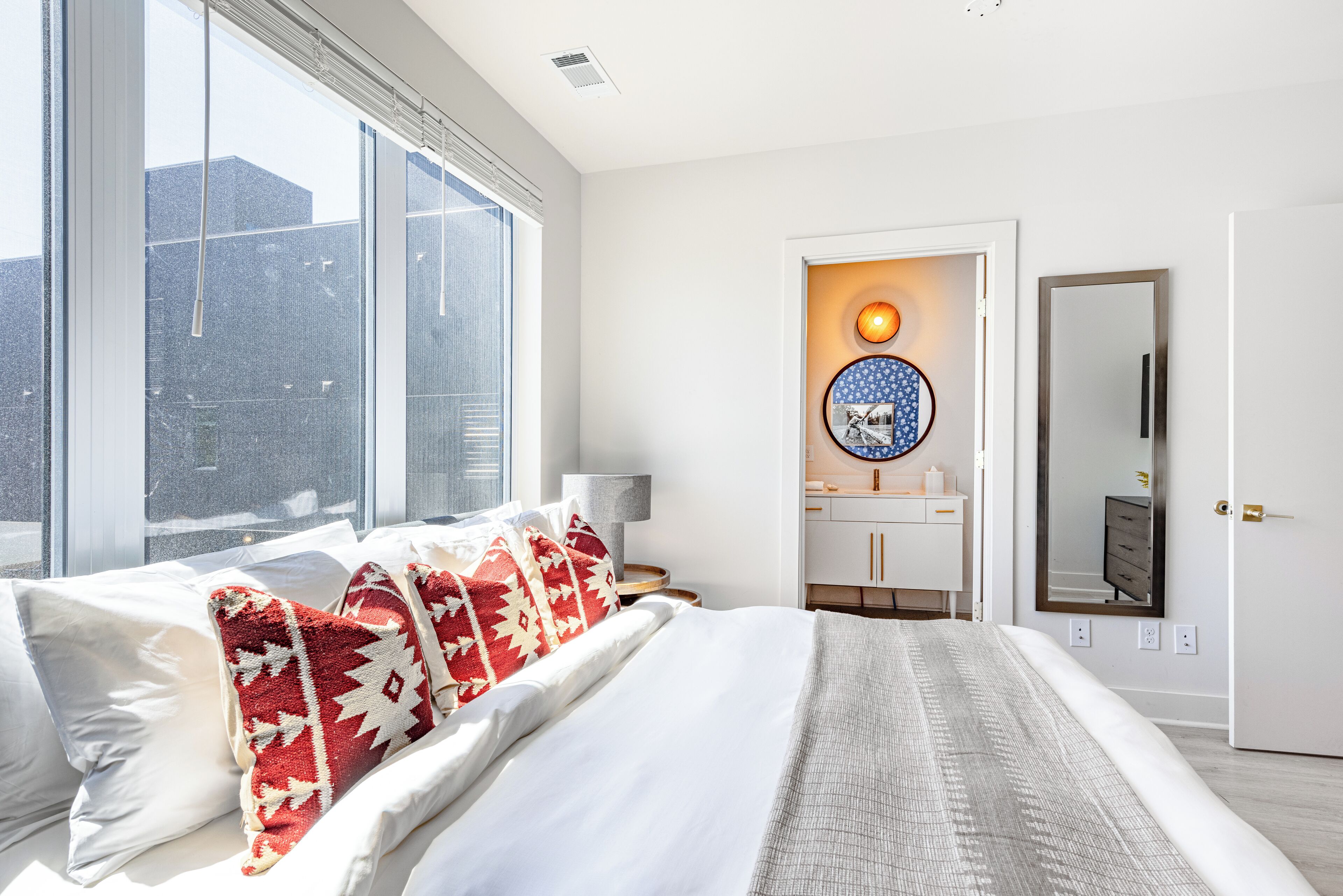 Deluxe Apartment | Individually decorated, individually furnished, laptop workspace