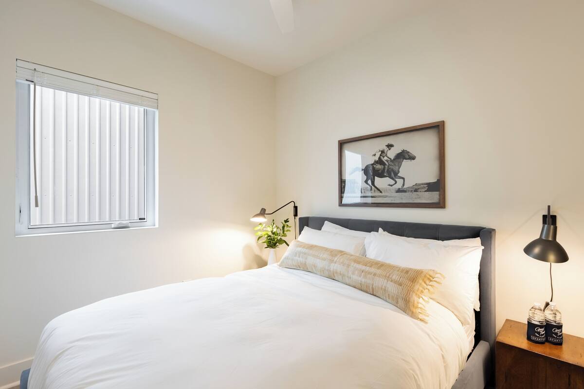Apartment, 4 Bedrooms | 4 bedrooms, individually decorated, individually furnished, desk