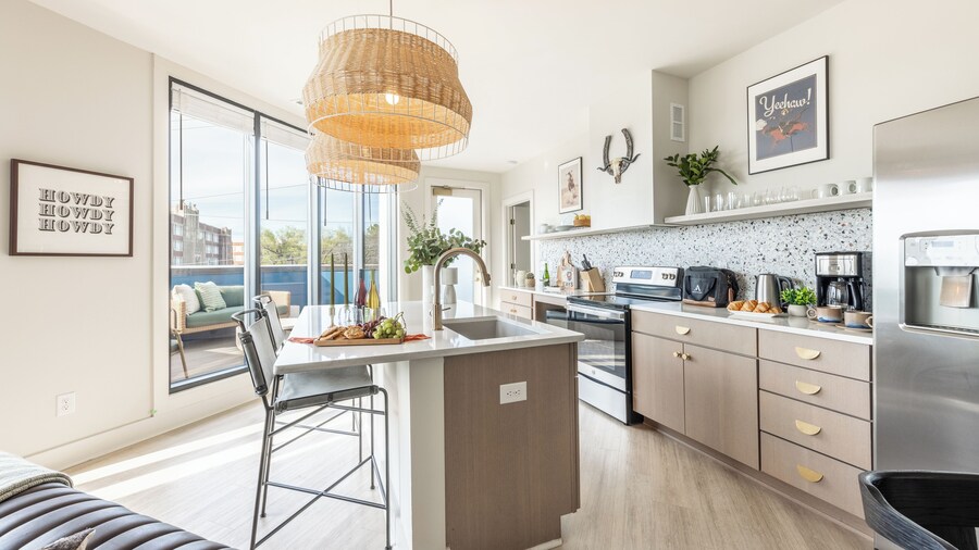 The Outrider by AvantStay Chic Stay Close to Broadway