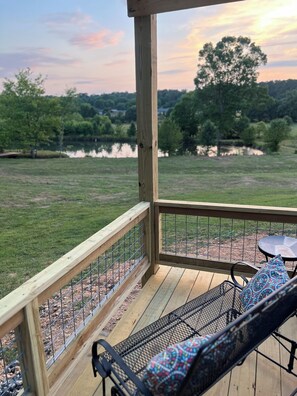 Property grounds - Cozy cottage with pool, hot tub, WiFi, & AC on a peaceful farm in Tunnel Hill (Tunnel Hill)