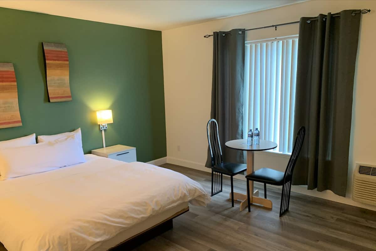 Habitación Confort | 1 dormitorio, sábanas de algodón egipcio, ropa de cama de alta calidad