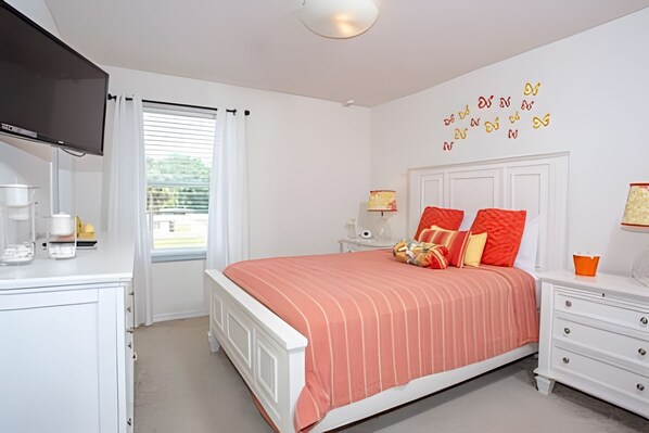 3 habitaciones, tabla de planchar con plancha y ropa de cama 