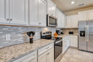 Microwave, oven, dishwasher, coffee/tea maker