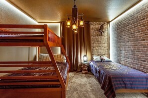4 chambres, fer et planche à repasser, literie fournie