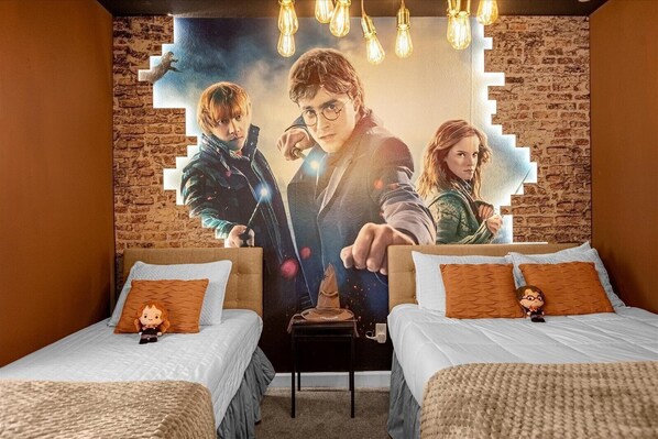 5 bedrooms, iron/ironing board, internet, bed sheets