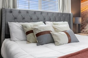 5 bedrooms, iron/ironing board, Internet, bed sheets