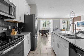 Microwave, oven, dishwasher, coffee/tea maker