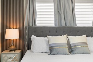 5 slaapkamers, een strijkplank/strijkijzer, internet, beddengoed