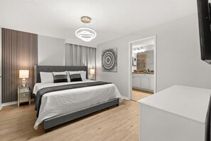 5 bedrooms, iron/ironing board, internet, bed sheets