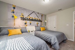 5 bedrooms, iron/ironing board, WiFi, bed sheets
