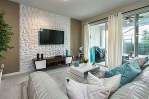 TV, video games - Luxurious Home Near Disney w/ Exclusive Water Club (Kissimmee)