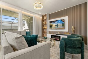 TV - Magnificent 5BR Home at Windsor Island Resort (Davenport)