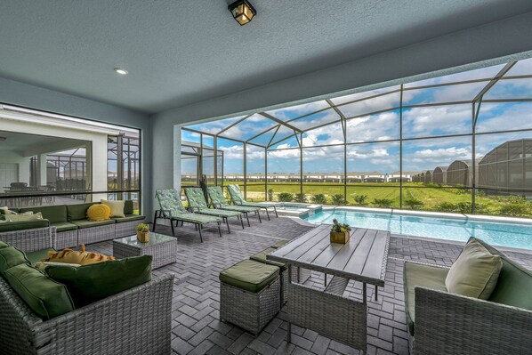 Pool - New Luxury 10 Bedrooms Home - Windsor Island (Davenport)