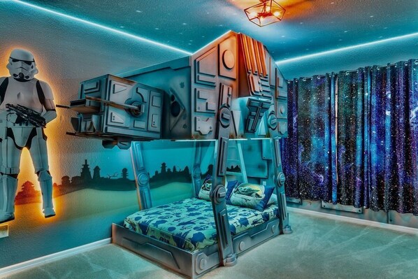 10 bedrooms, iron/ironing board, internet, bed sheets