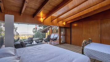 Individually decorated, individually furnished, laptop workspace